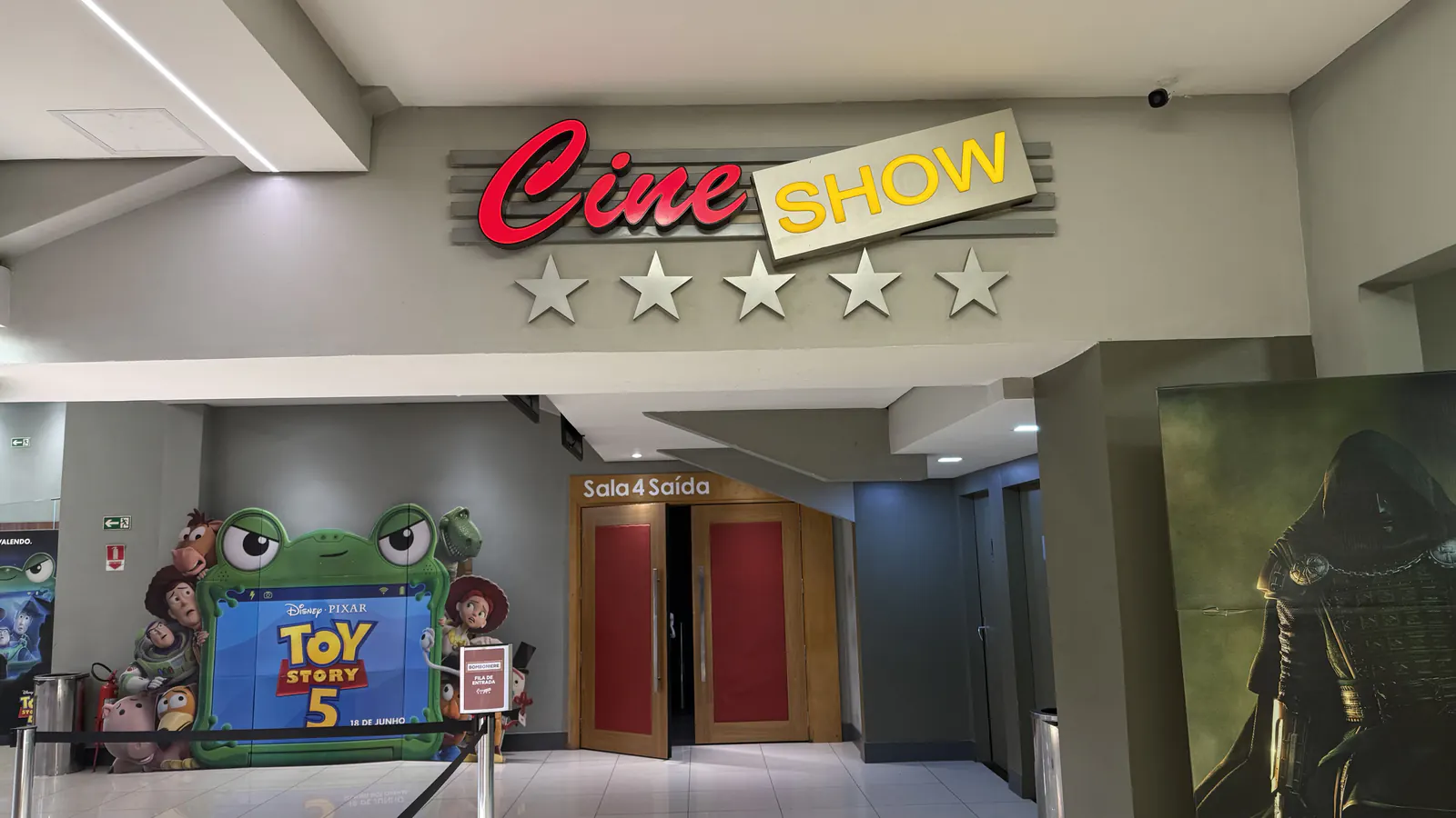 Entrada do cinema Cine Show